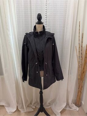 Jones New York Black Hooded Jacket/Windbreaker with Drawcord Waist and Wrists